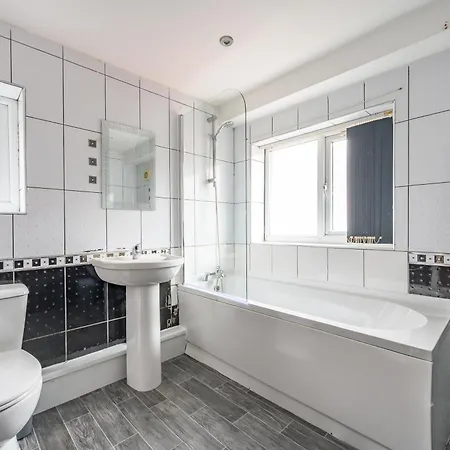 11hs2 - Cozy Double In West Yorkshire Homestay *